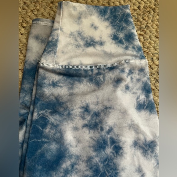 Leggings Size Small - Picture 2 of 3